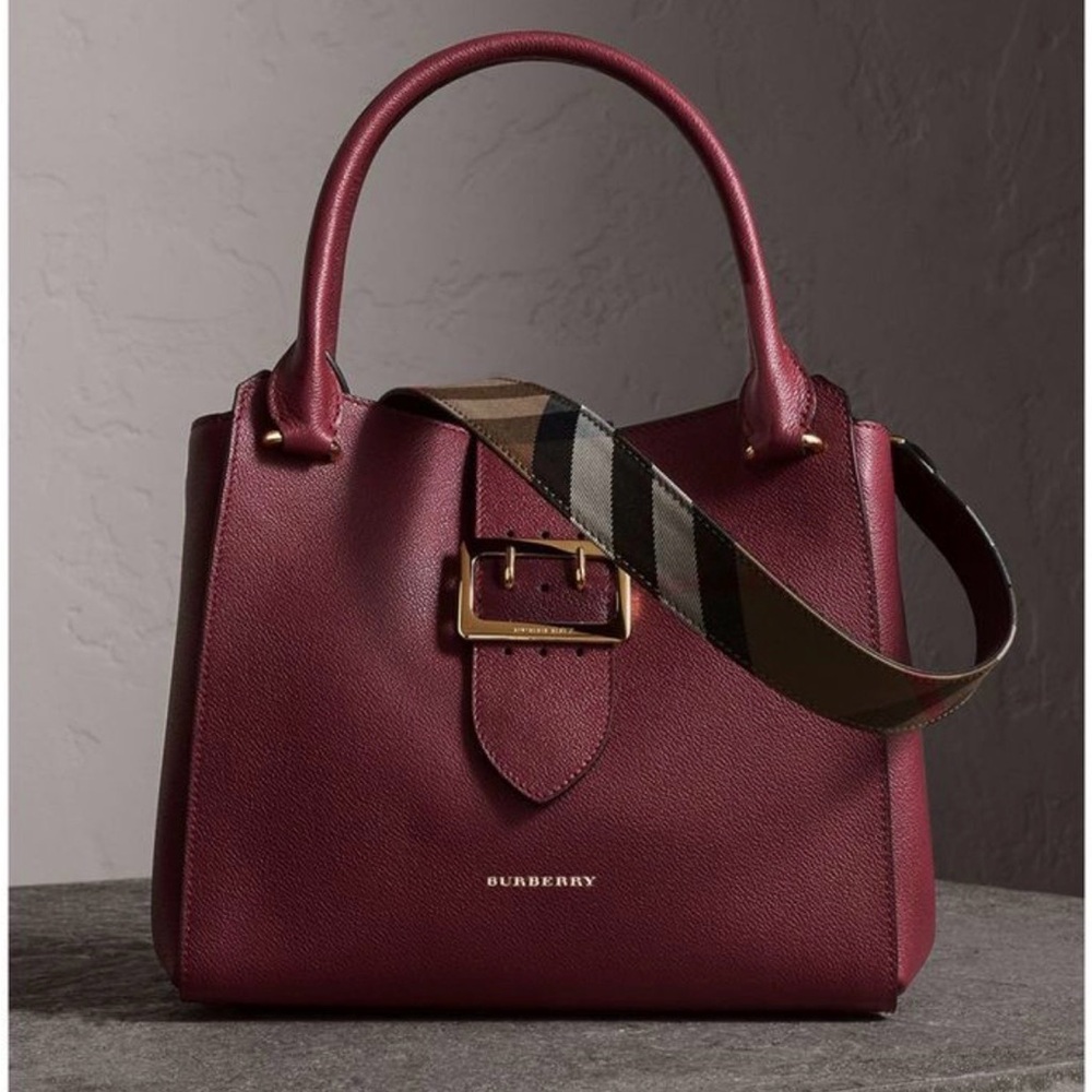 Burberry Soft Grain Medium Buckle Tote-Excellent! 👛